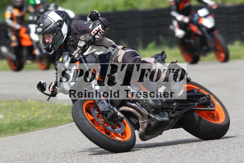 /Archiv-2025/10 23.04.2025 Cornu Master School ADR/rot-rouge/57